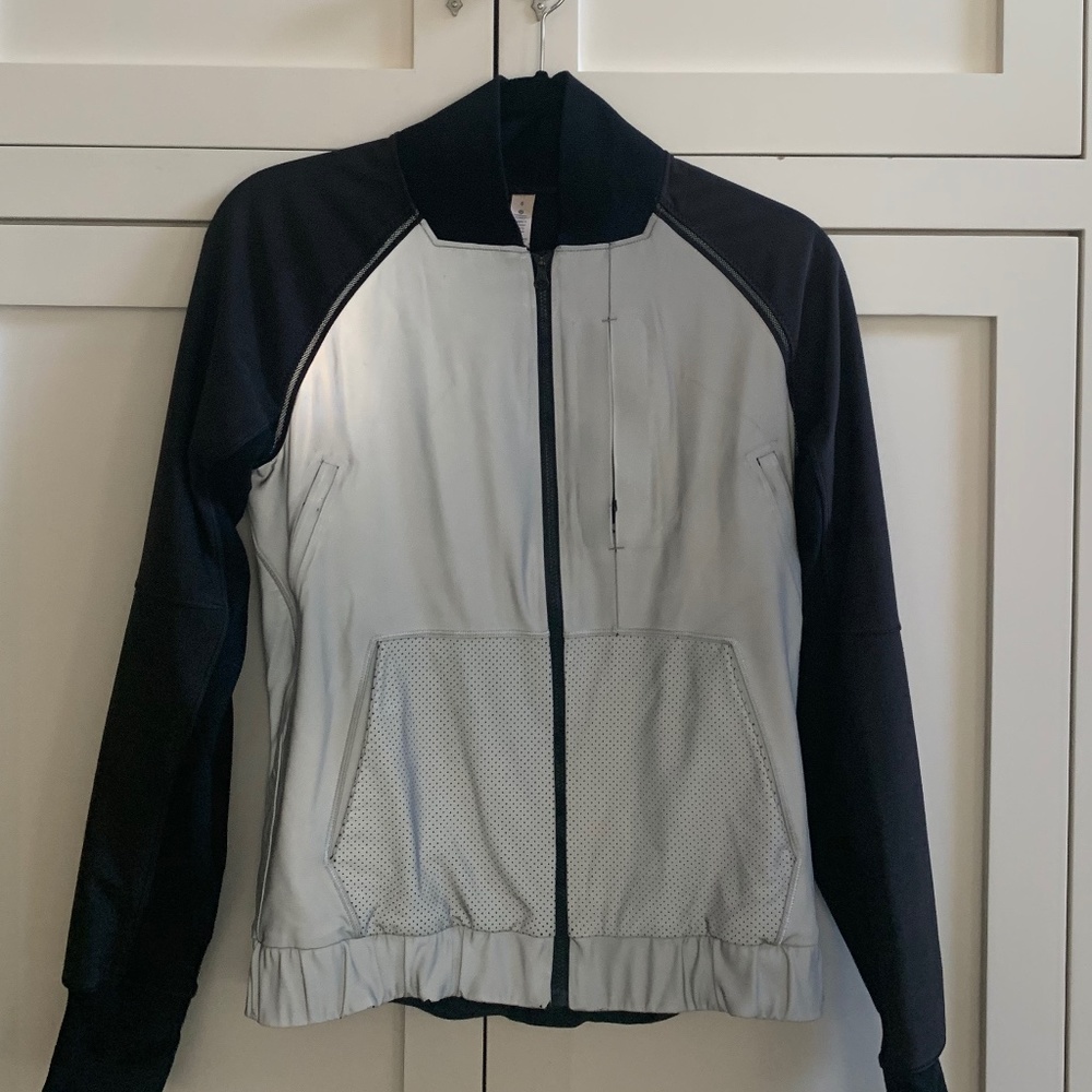 Lululemon Reflective Running Jacket - Size 6 - image 1